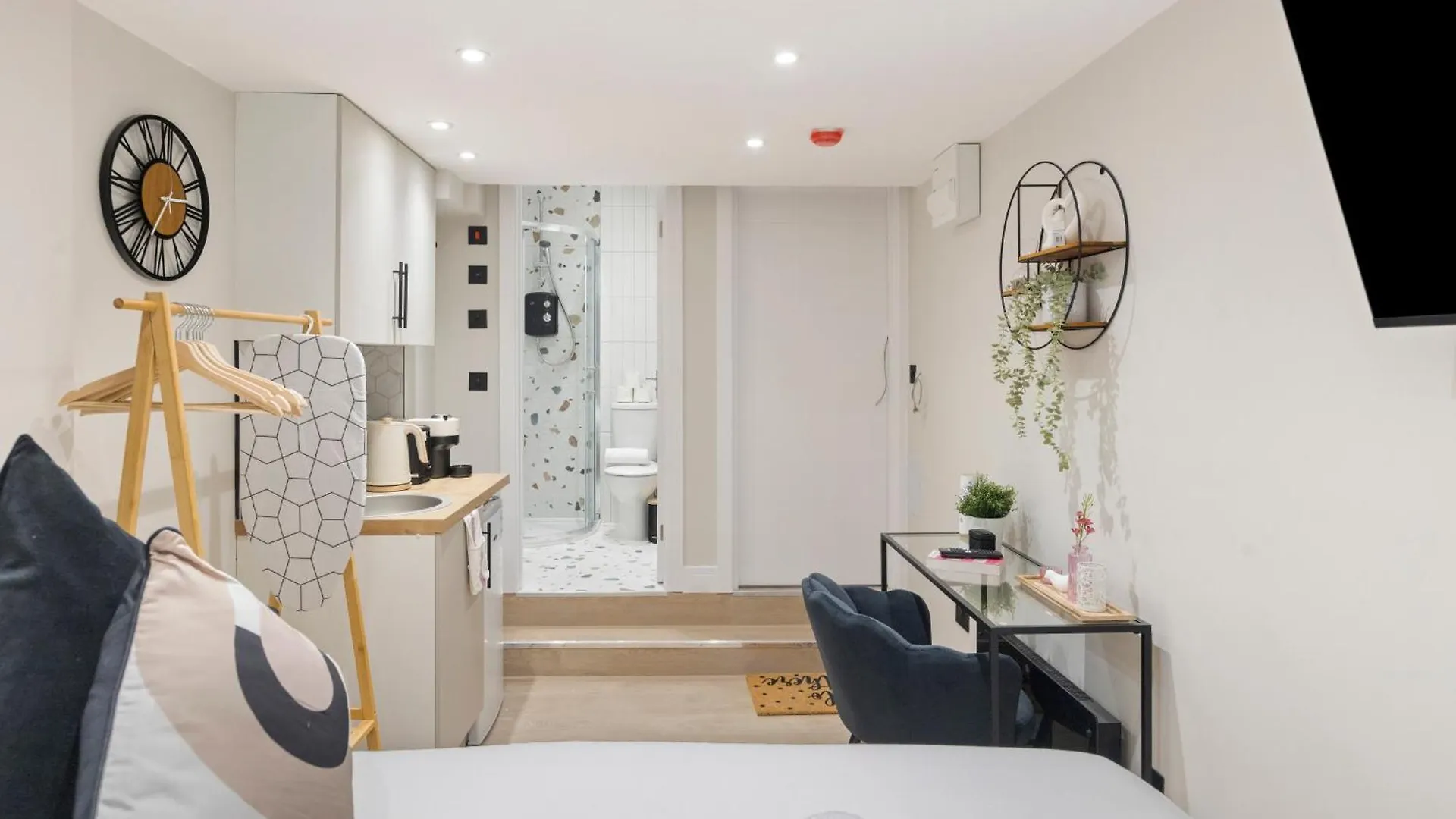 City Haven Luxe Studio With King Size Bed London